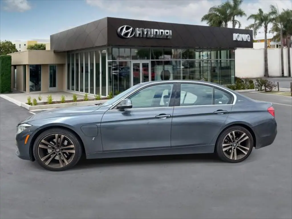 BMW 3 Series 2018 330e iPerformance 4dr Sedan