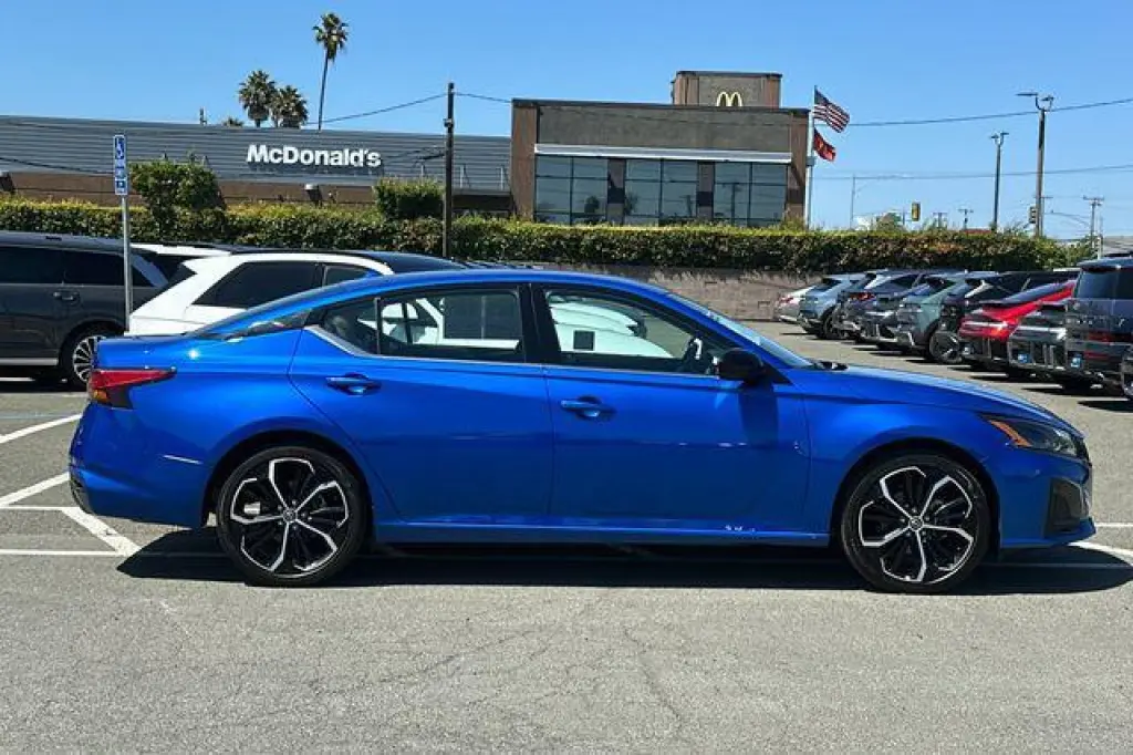 Nissan Altima 2025 2.5 SR 4dr Sedan