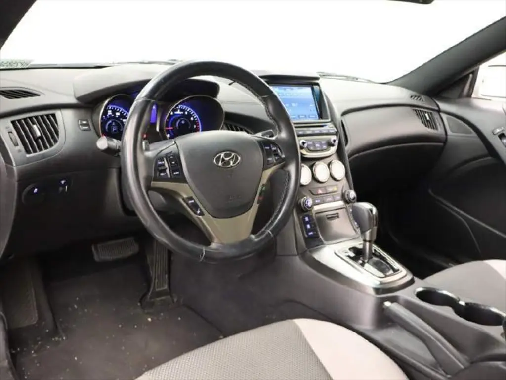 Hyundai Genesis Coupe 2013 2.0T Premium 2dr Coupe