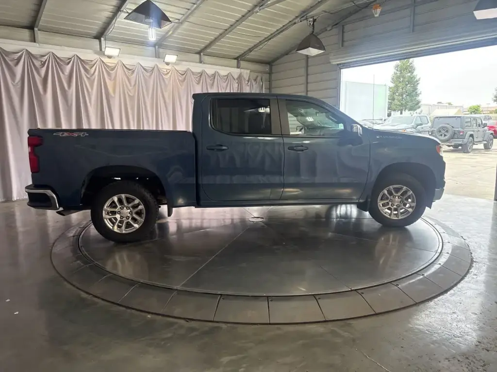 Chevrolet Silverado 1500 2024 4x4 LT 4dr Crew Cab 5.8 ft. SB w/2FL