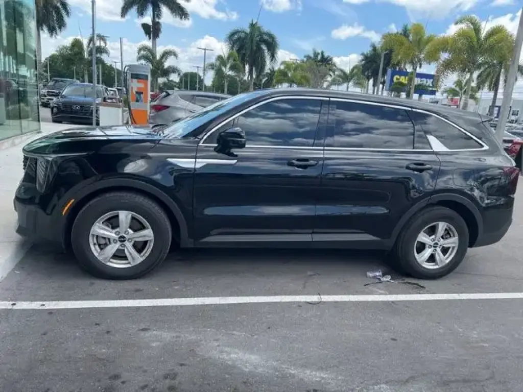 Kia Sorento 2024 LX 4dr SUV