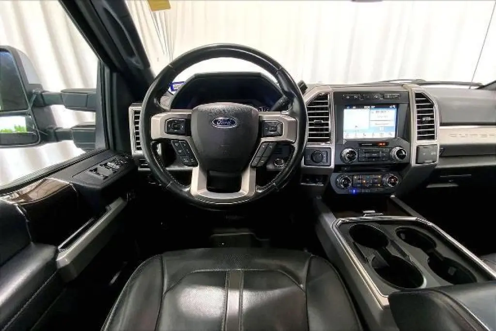 Ford F-250 Super Duty 2017 4x4 King Ranch 4dr Crew Cab 6.8 ft. SB Pickup