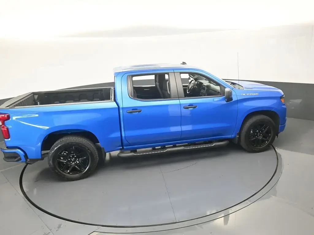 Chevrolet Silverado 1500 2025 4x2 Custom 4dr Crew Cab 5.8 ft. SB