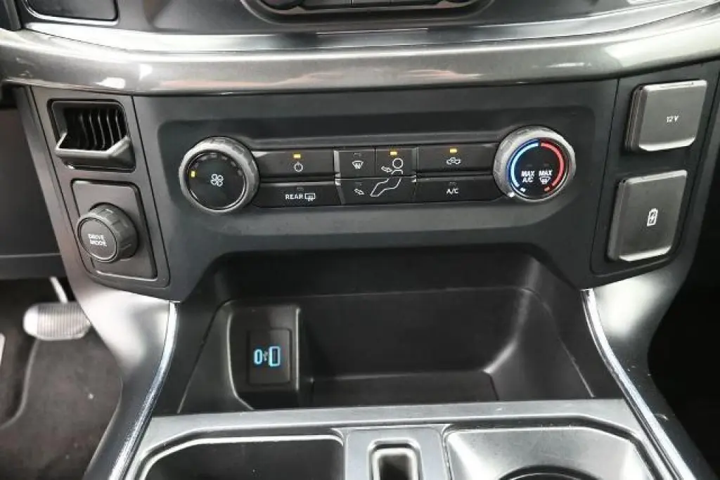 Ford F-150 2023 4x2 XL 4dr SuperCrew 5.5 ft. SB
