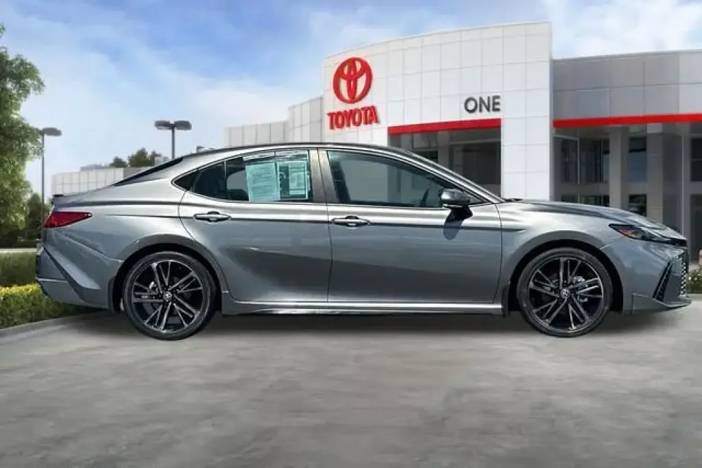 Toyota Camry 2025 SE 4dr Sedan