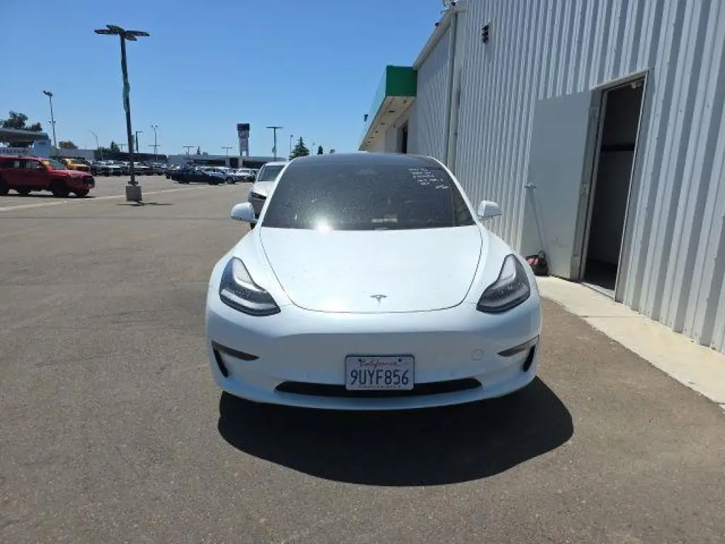 Tesla Model 3 2019 Mid Range 4dr Fastback