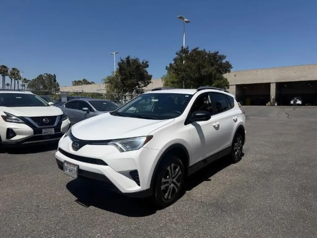 Toyota RAV4 2018 LE 4dr SUV
