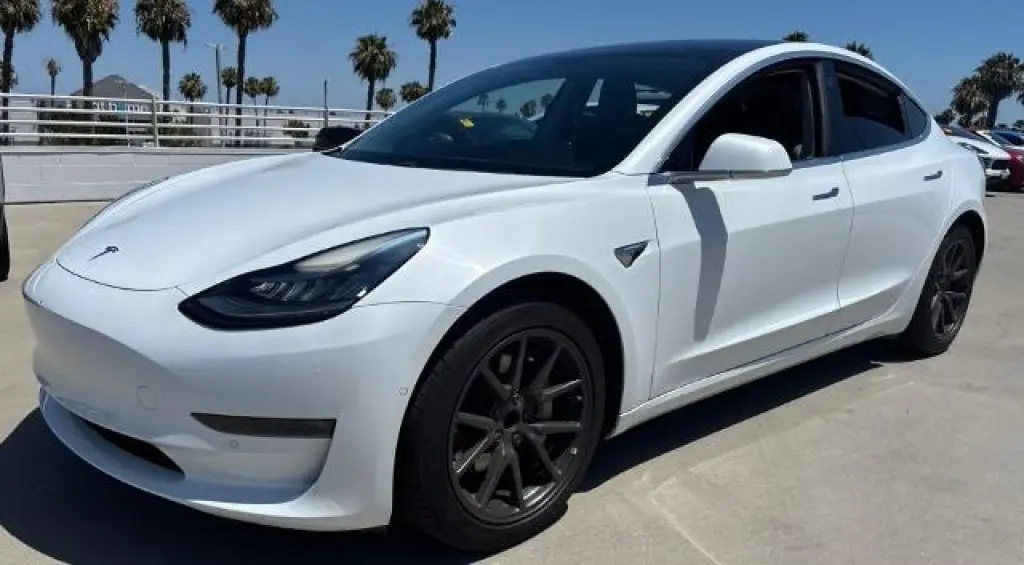 Tesla Model 3 2018 Mid Range 4dr Fastback