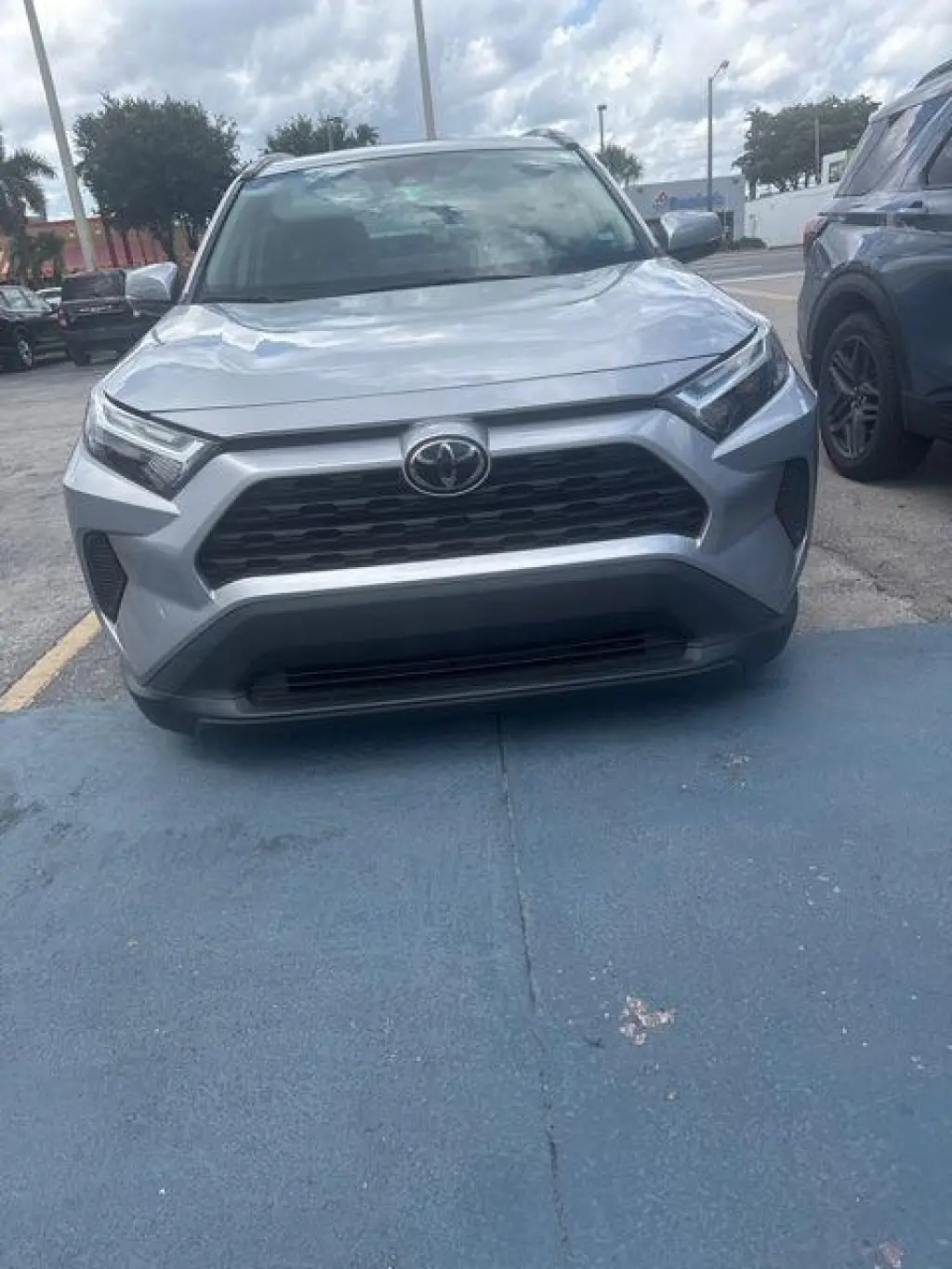 Toyota RAV4 2024 XLE 4dr SUV