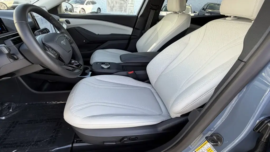 Ford Mustang Mach-E 2023 Premium 4dr SUV