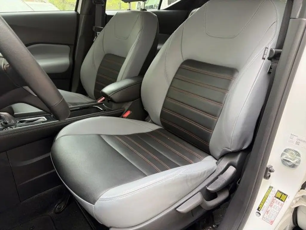 Nissan Kicks 2023 SR 4dr Crossover