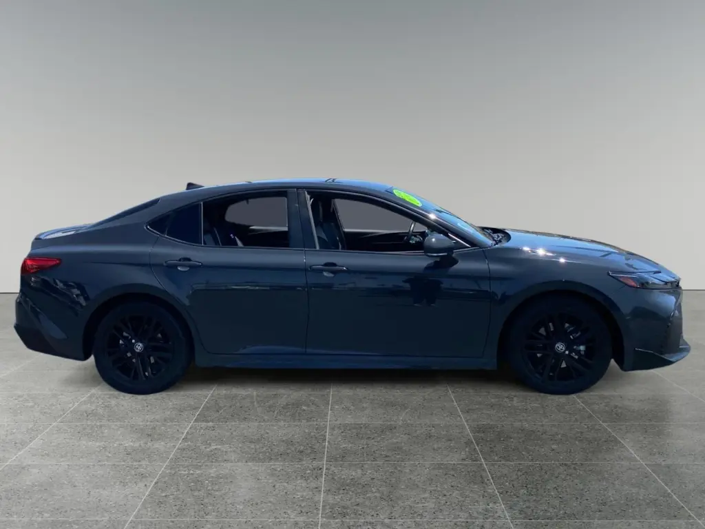 Toyota Camry 2025