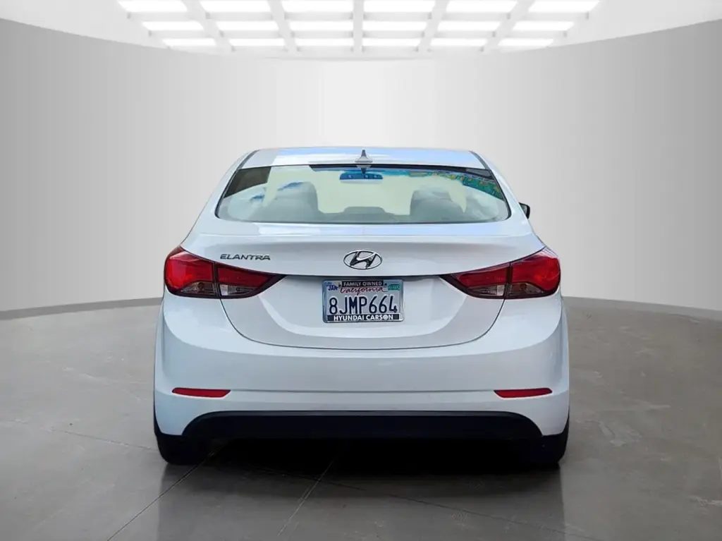 Hyundai ELANTRA 2016 SE 4dr Sedan 6M (US)