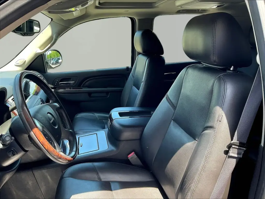 GMC Yukon 2013 AWD Denali 4dr SUV