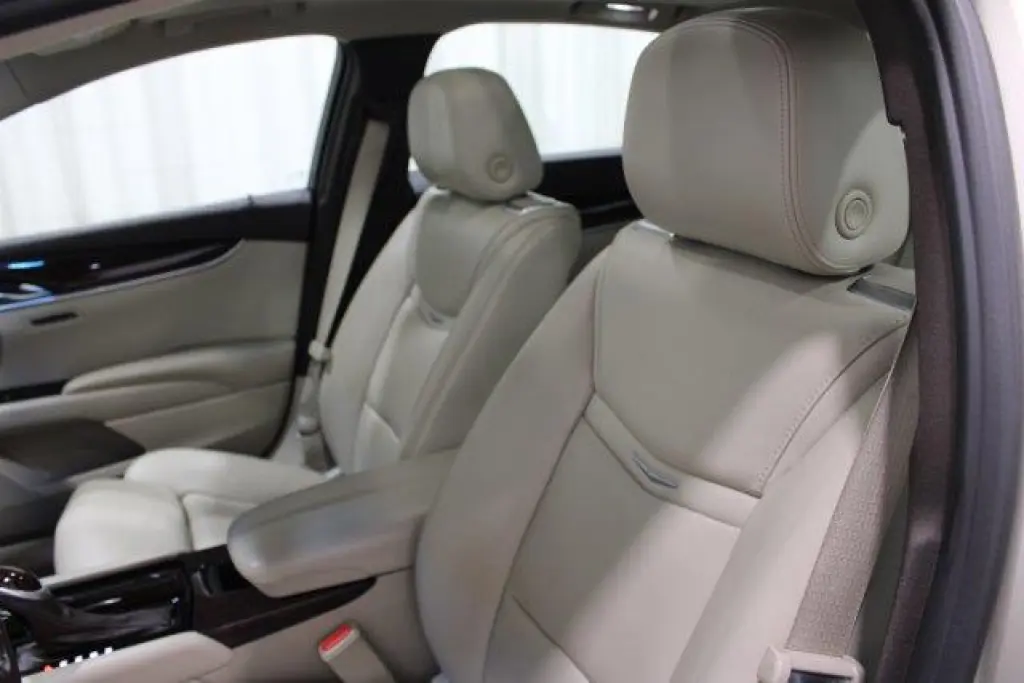 Cadillac XTS 2016 Premium 4dr Sedan