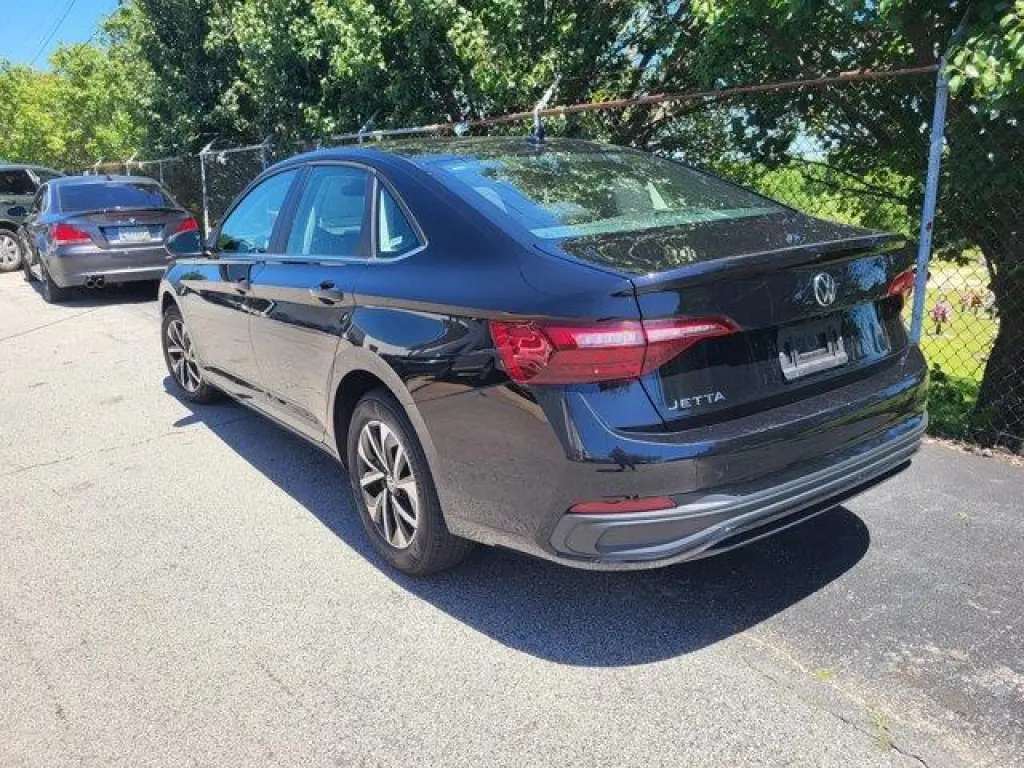 Volkswagen Jetta 2024 S 4dr Sedan 8A