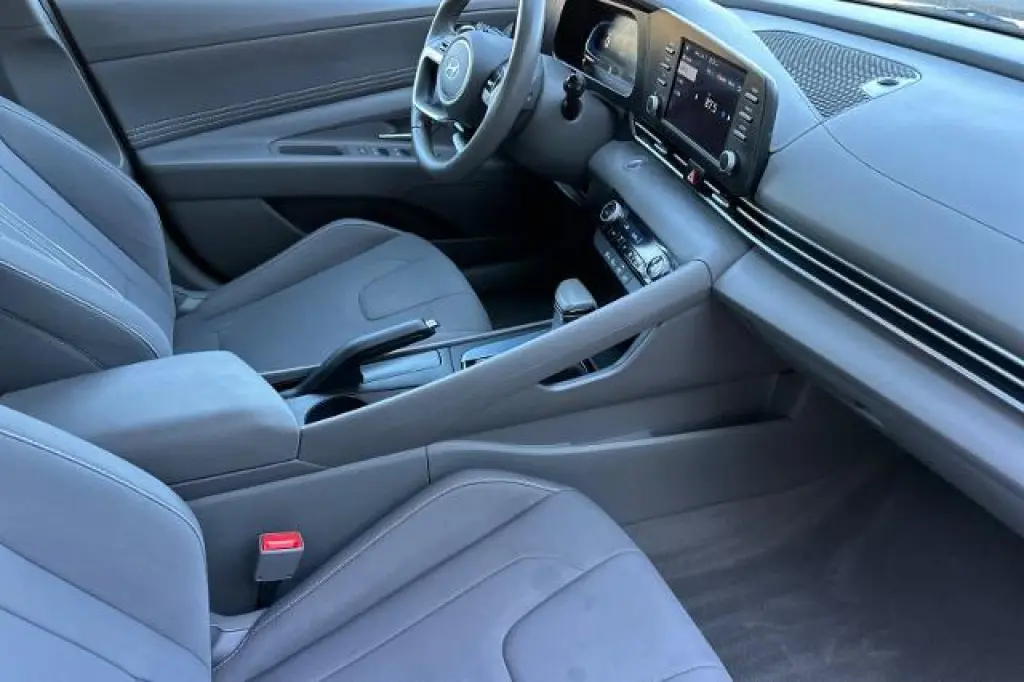Hyundai ELANTRA 2025 SEL Sport 4dr Sedan