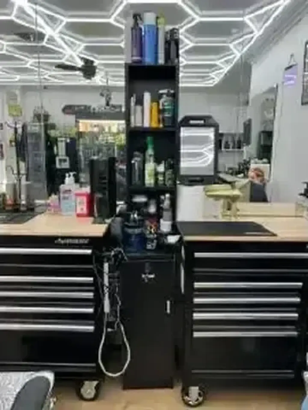 BARBERO(A)  o COSMETÓLOGA(O)