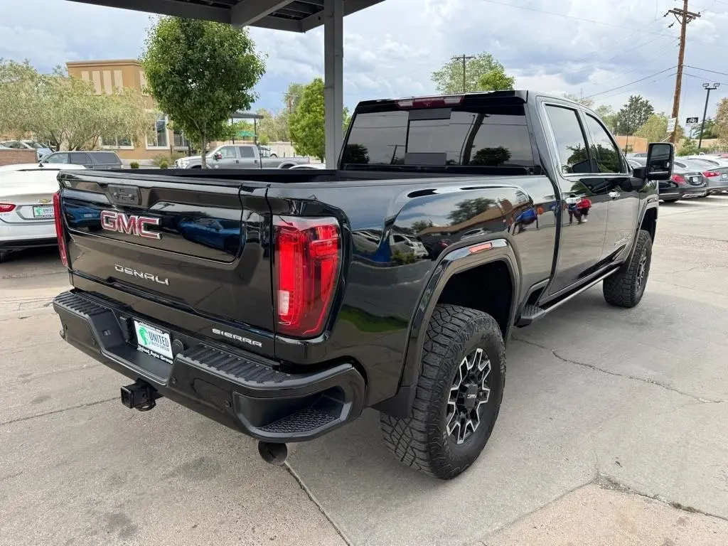 2022 GMC Sierra 2500HD Denali Crew Cab 4WD SB