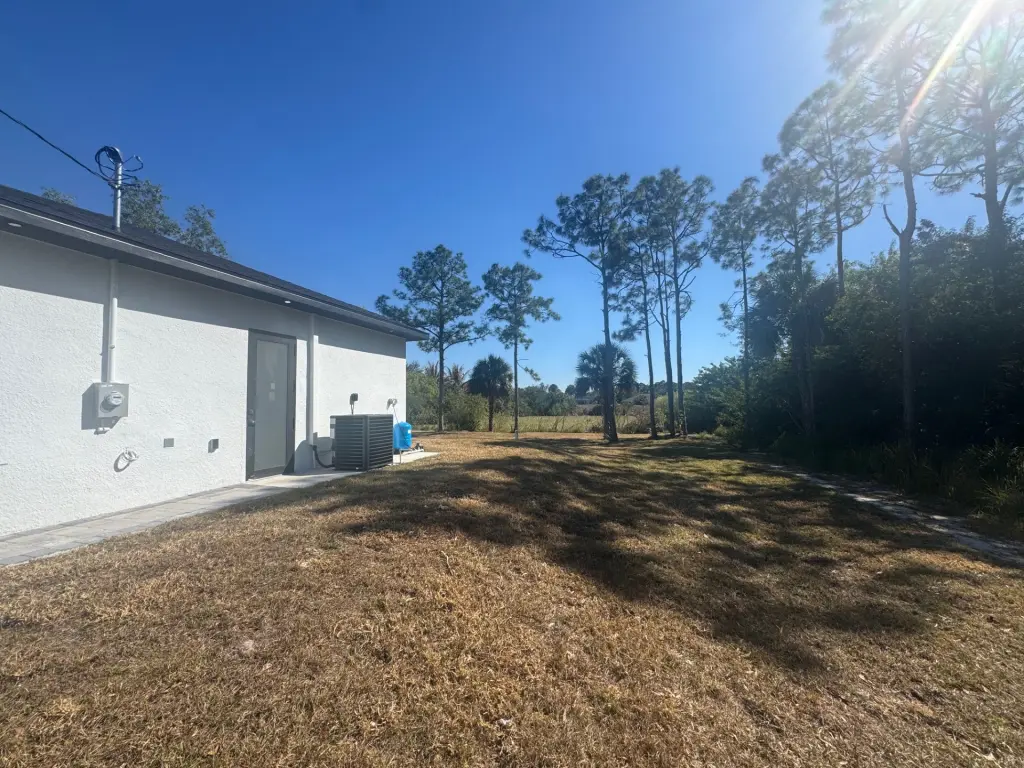 Propiedad en alquiler con 1 dormitorio y 1 baño en Lehigh Acres