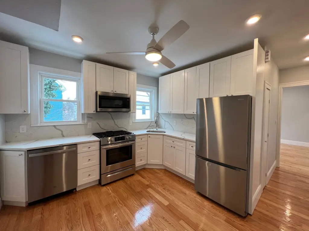 Propiedad en alquiler con 3 habitaciones y 2 baños en Somerville