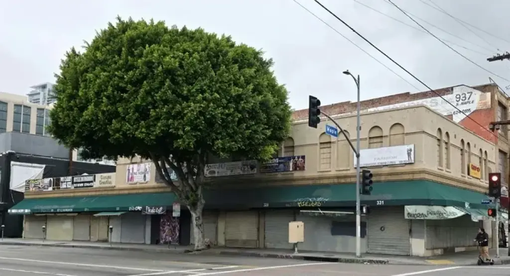 325 Olympic Blvd