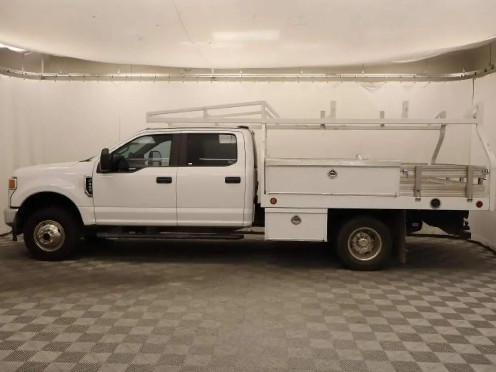 Ford F-350 Super Duty 2021 4x4 Lariat 4dr Crew Cab 179 in. WB DRW Chassis