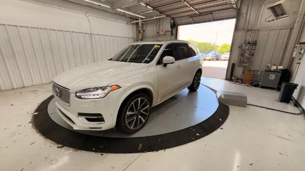 Volvo XC90 2023 AWD B6 Plus Bright Theme 6-Passenger 4dr SUV
