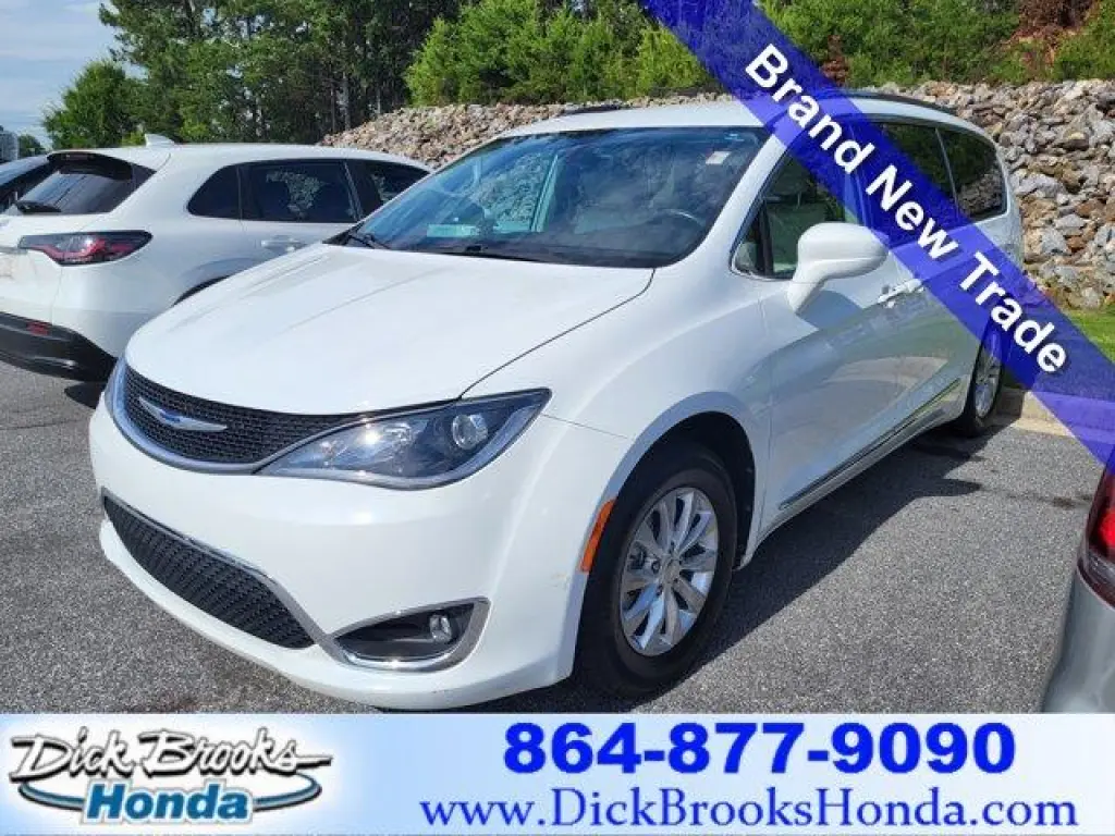 Chrysler Pacifica 2018 Touring L Plus 4dr Mini-Van