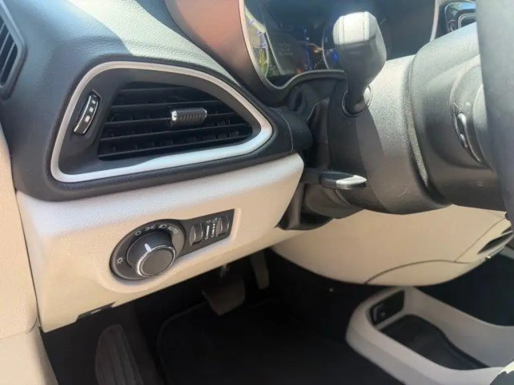 Chrysler Voyager 2022 LX 4dr Mini-Van