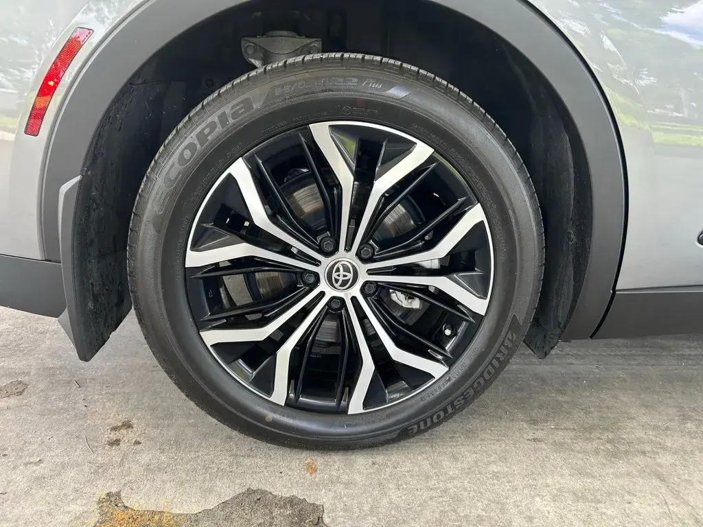 Toyota Crown 2024 AWD XLE 4dr Sedan