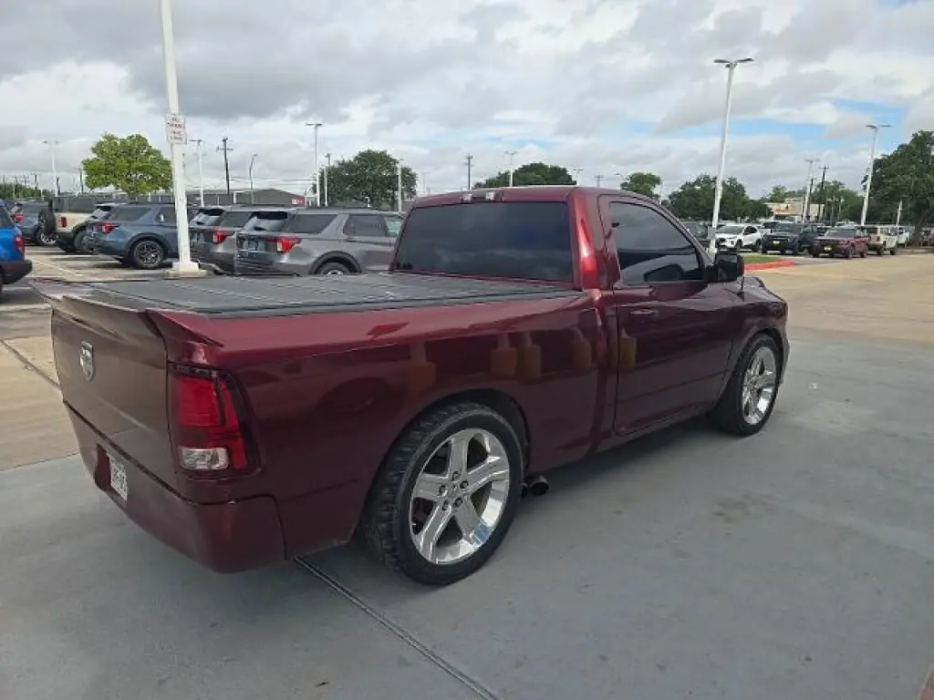 Ram 1500 2017 4x2 Sport 2dr Regular Cab 6.3 ft. SB Pickup