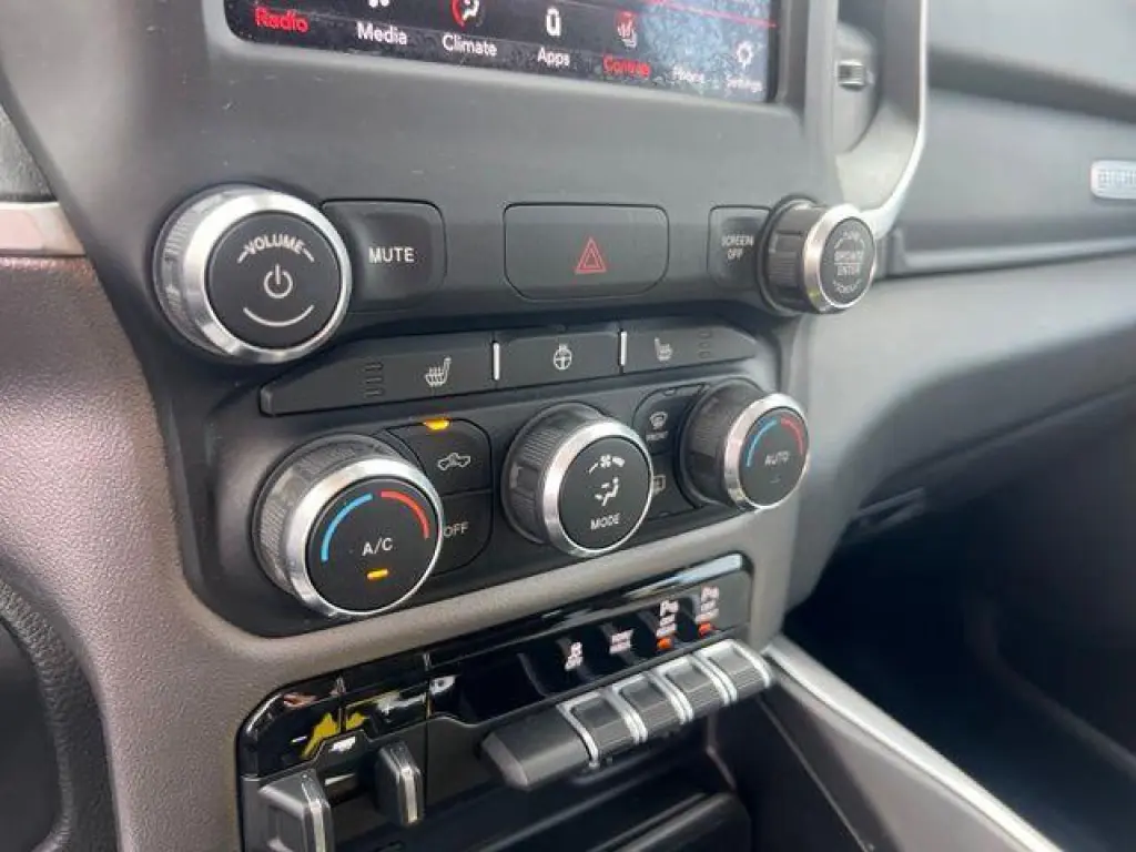 Ram 1500 2019 4x4 Big Horn 4dr Crew Cab 5.6 ft. SB Pickup