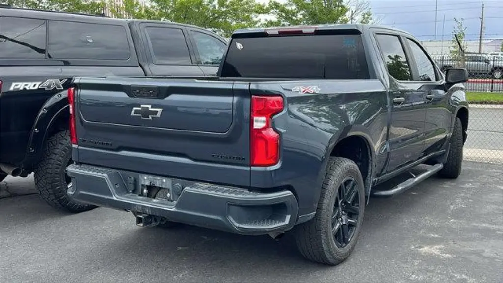 Chevrolet Silverado 1500 Limited 2022 4x4 Custom 4dr Crew Cab 5.8 ft. SB
