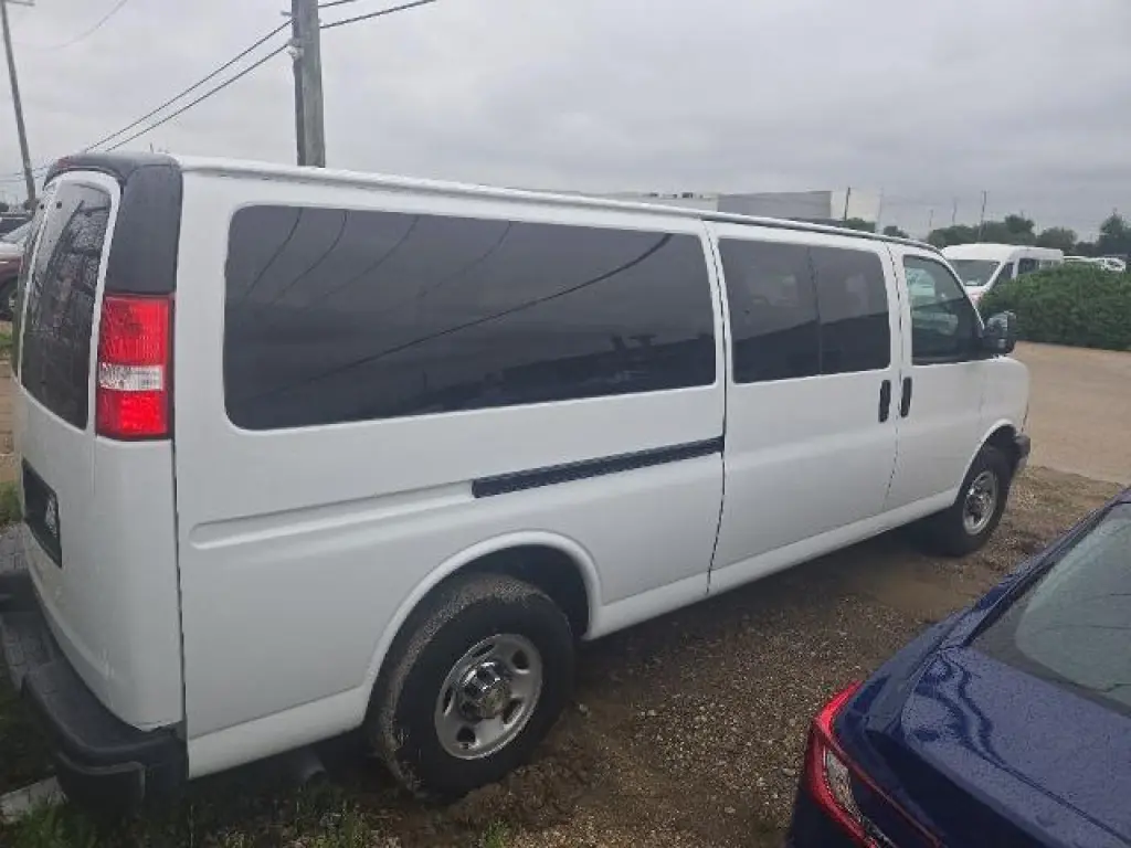 Chevrolet Express 2024 LT 3500 3dr Extended Passenger Van