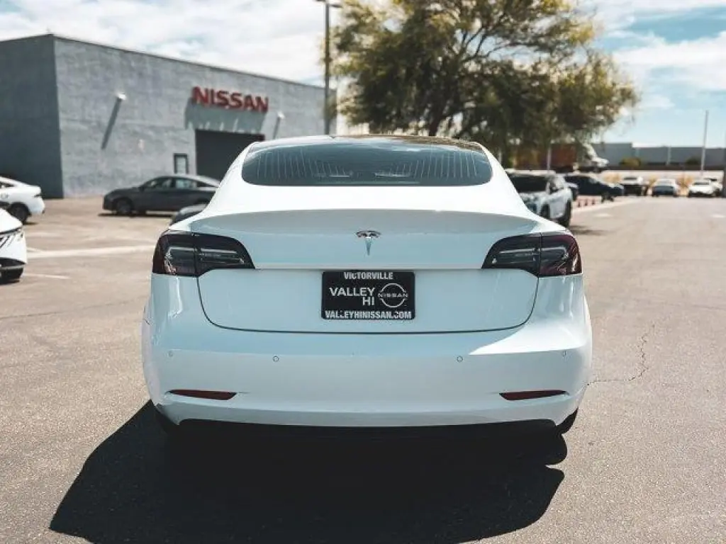 Tesla Model 3 2018 Mid Range 4dr Fastback