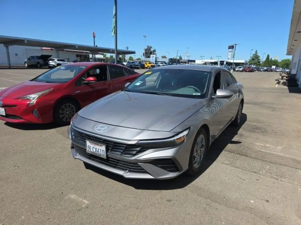 Hyundai ELANTRA Hybrid 2024 Blue 4dr Sedan