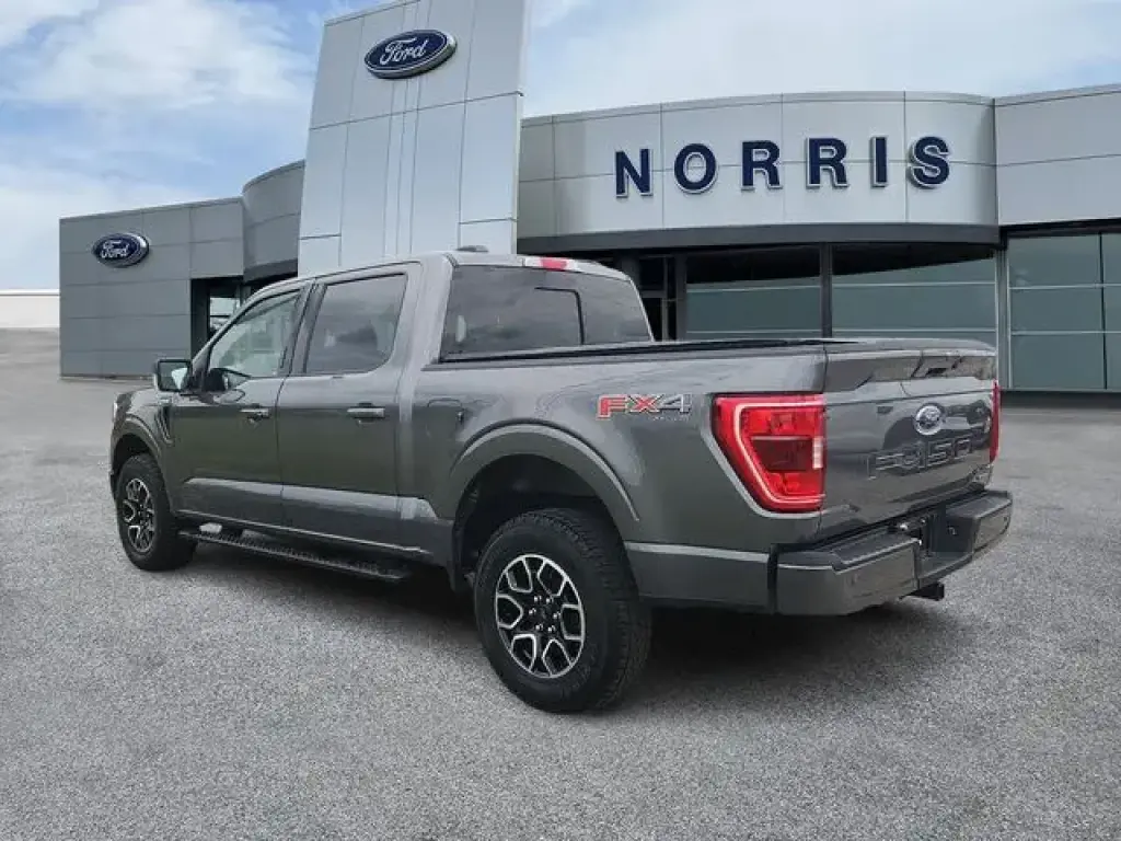 Ford F-150 2022 4x4 XL 4dr SuperCrew 5.5 ft. SB
