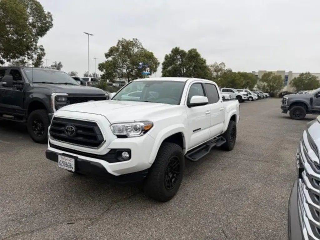 Toyota Tacoma 2023 4x4 SR5 V6 4dr Double Cab 5.0 ft SB