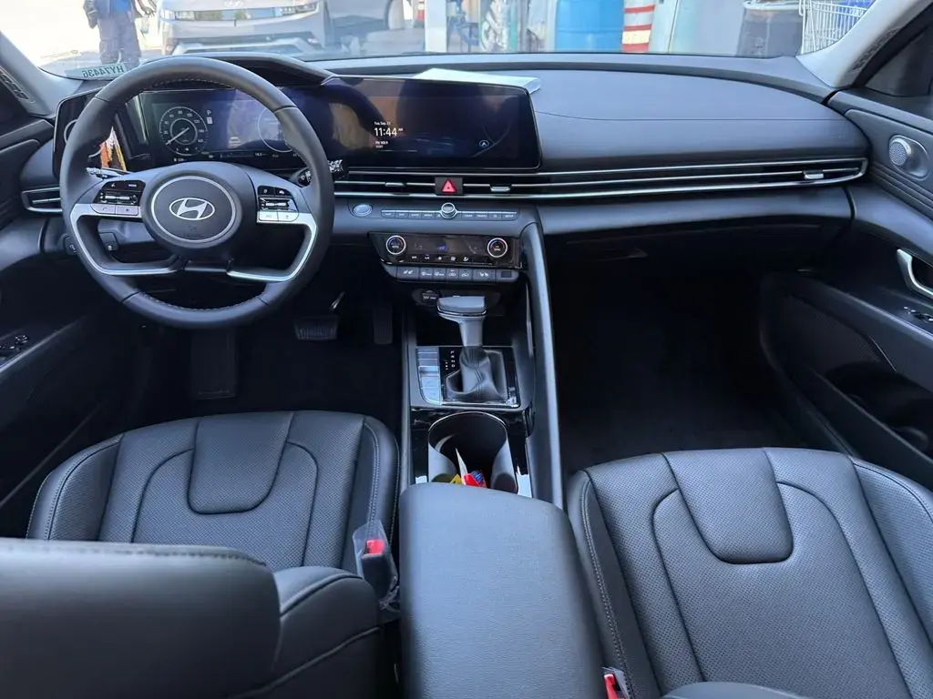 Hyundai ELANTRA Hybrid 2025 Limited 4dr Sedan