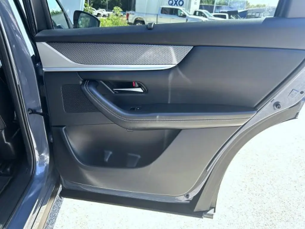 Mazda CX-70 Plug-in Hybrid 2025 AWD Premium 4dr SUV