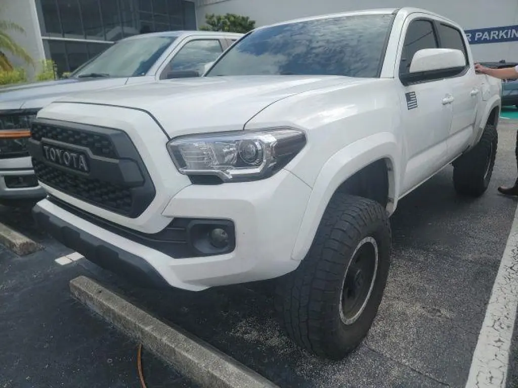 Toyota Tacoma 2017 4x4 TRD Pro 4dr Double Cab 5.0 ft SB 6A