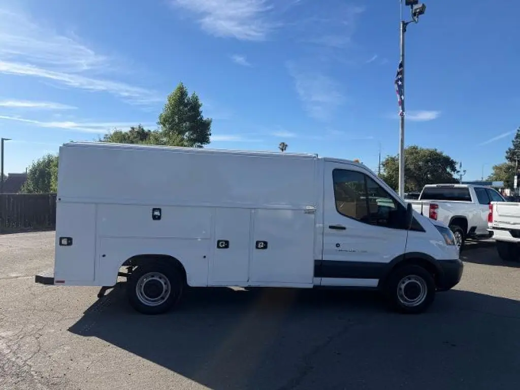 Ford Transit 2017 350 2dr 138 in. WB SRW Cutaway Chassis
