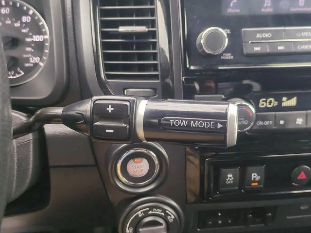 Nissan Titan 2023 4x4 SV 4dr Crew Cab 5.6 ft. SB