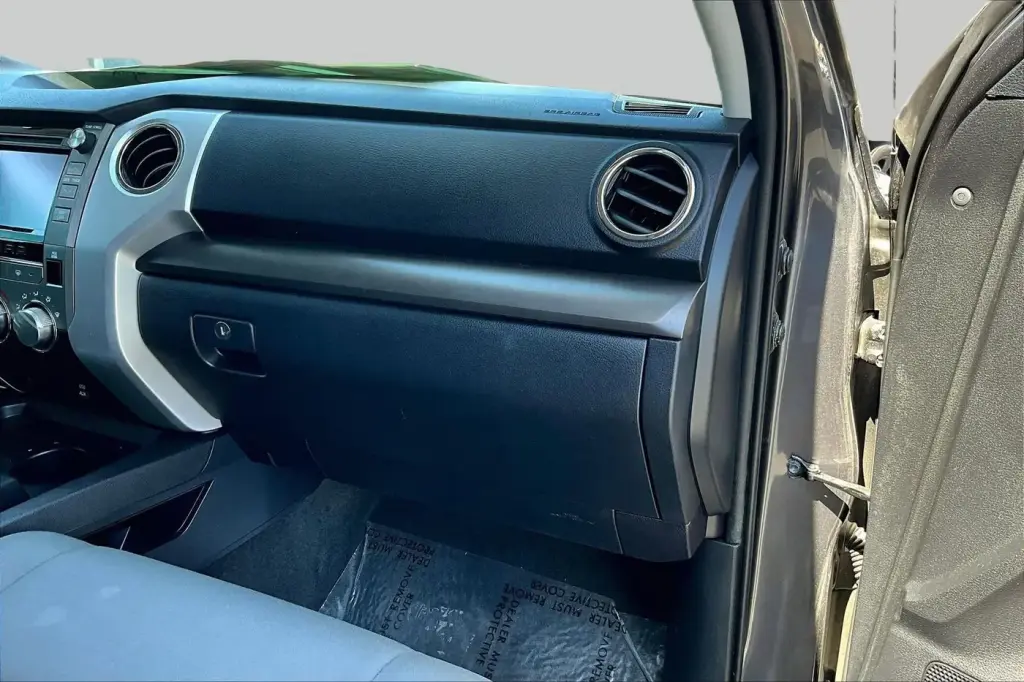Toyota Tundra 2019 4x2 SR5 4dr CrewMax Cab Pickup SB (4.6L V8)