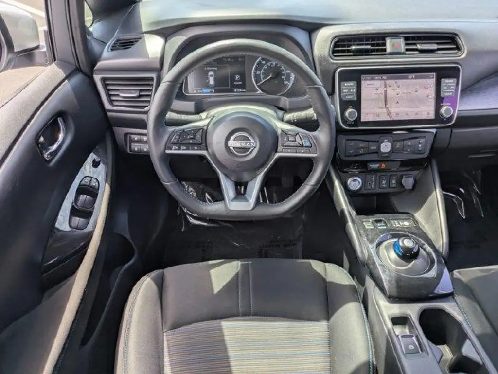 Nissan LEAF 2025 SV PLUS 4dr Hatchback