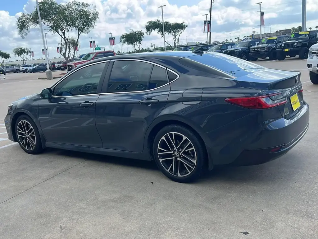 Toyota Camry 2025 SE 4dr Sedan