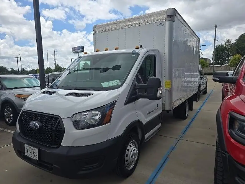 Ford Transit 2023 350 HD 2dr 138 in. WB DRW Chassis w/9950 Lb. GVWR