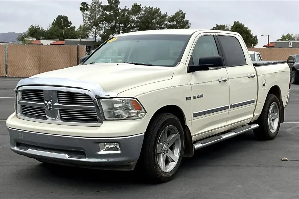 Dodge Ram 1500 2010 4x2 SLT 4dr Crew Cab 5.5 ft. SB Pickup