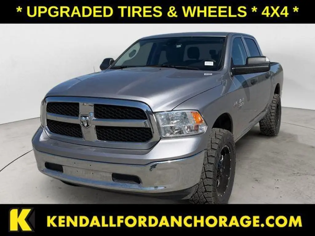 Ram 1500 Classic 2023 4x4 SLT 4dr Crew Cab 5.5 ft. SB Pickup